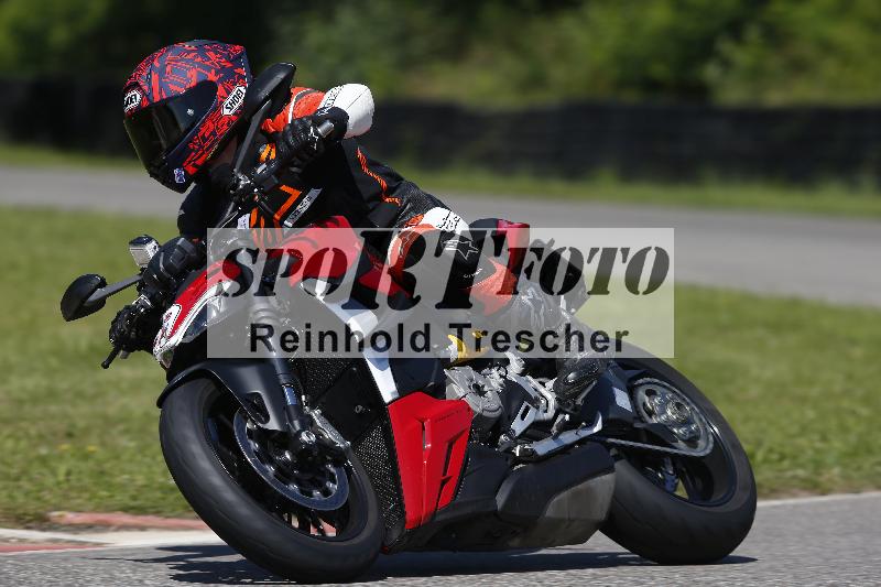 /Archiv-2024/29 12.06.2024 MOTO.CH Track Day ADR/Gruppe blau/59